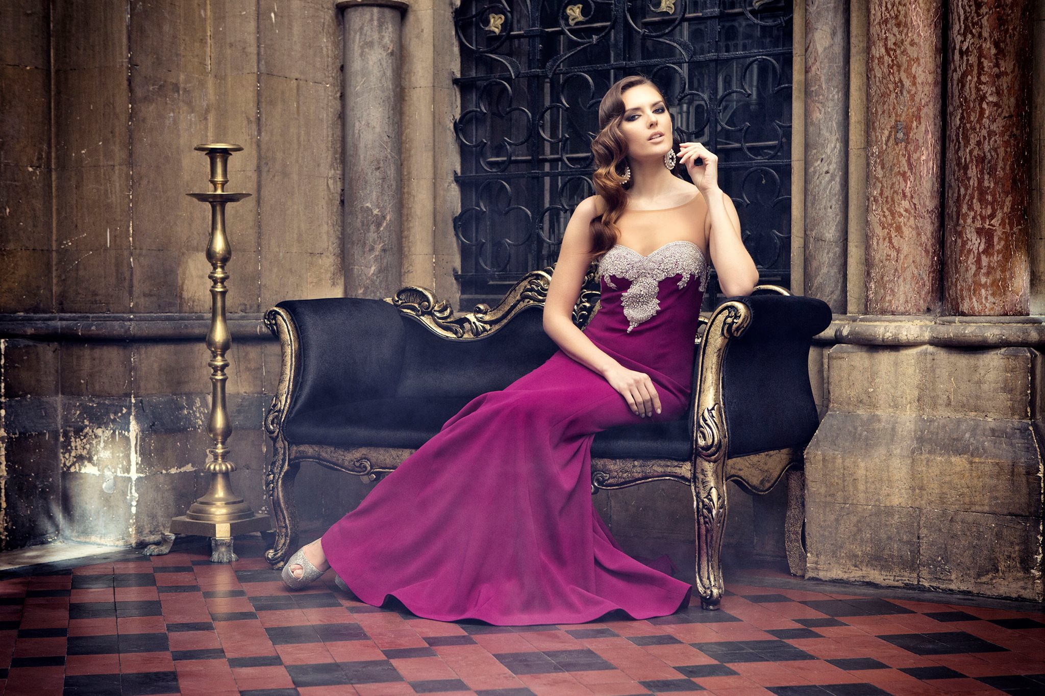 Toptan Abiye Alımında Kaliteyi Ucuza Getirmenin Sırları