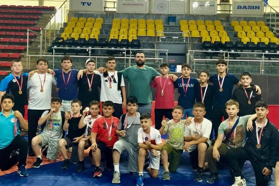 Sakarya'da Büyükşehir güreşçileri Türkiye Şampiyonası yolunda