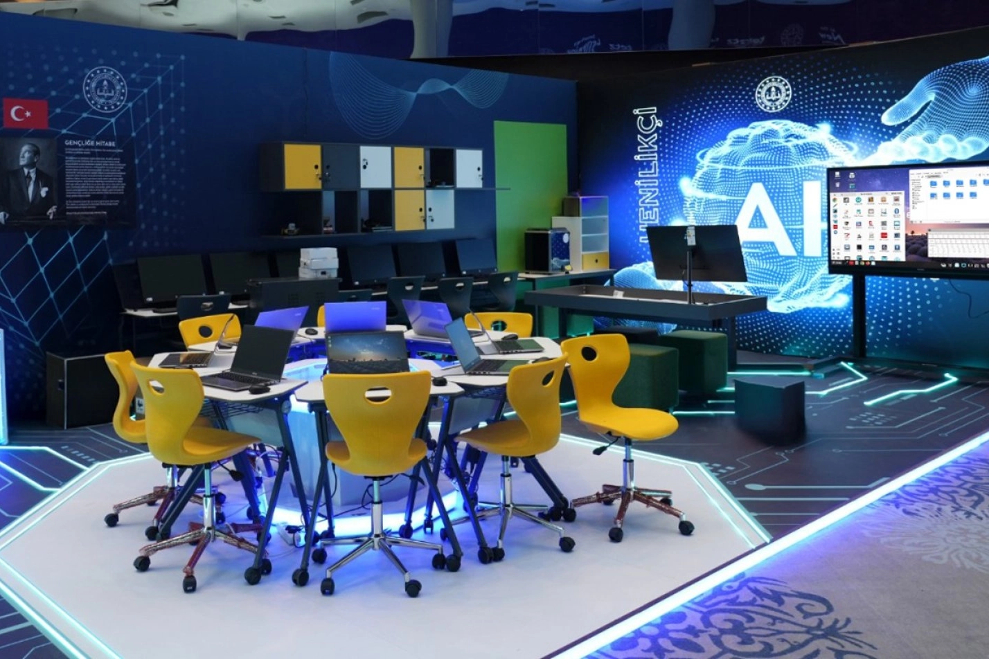 Etkileşimli tahtalar yeniden tanımlanıyor... Milli işletim sistemi PARDUS'un yeni sürümü yaygınlaştırılacak