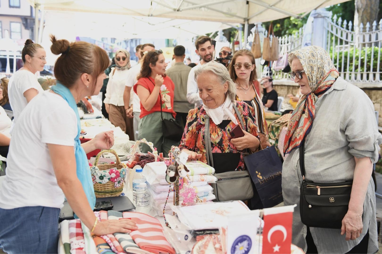 Bursa Osmangazi'de üreten kadınlara özel sokak